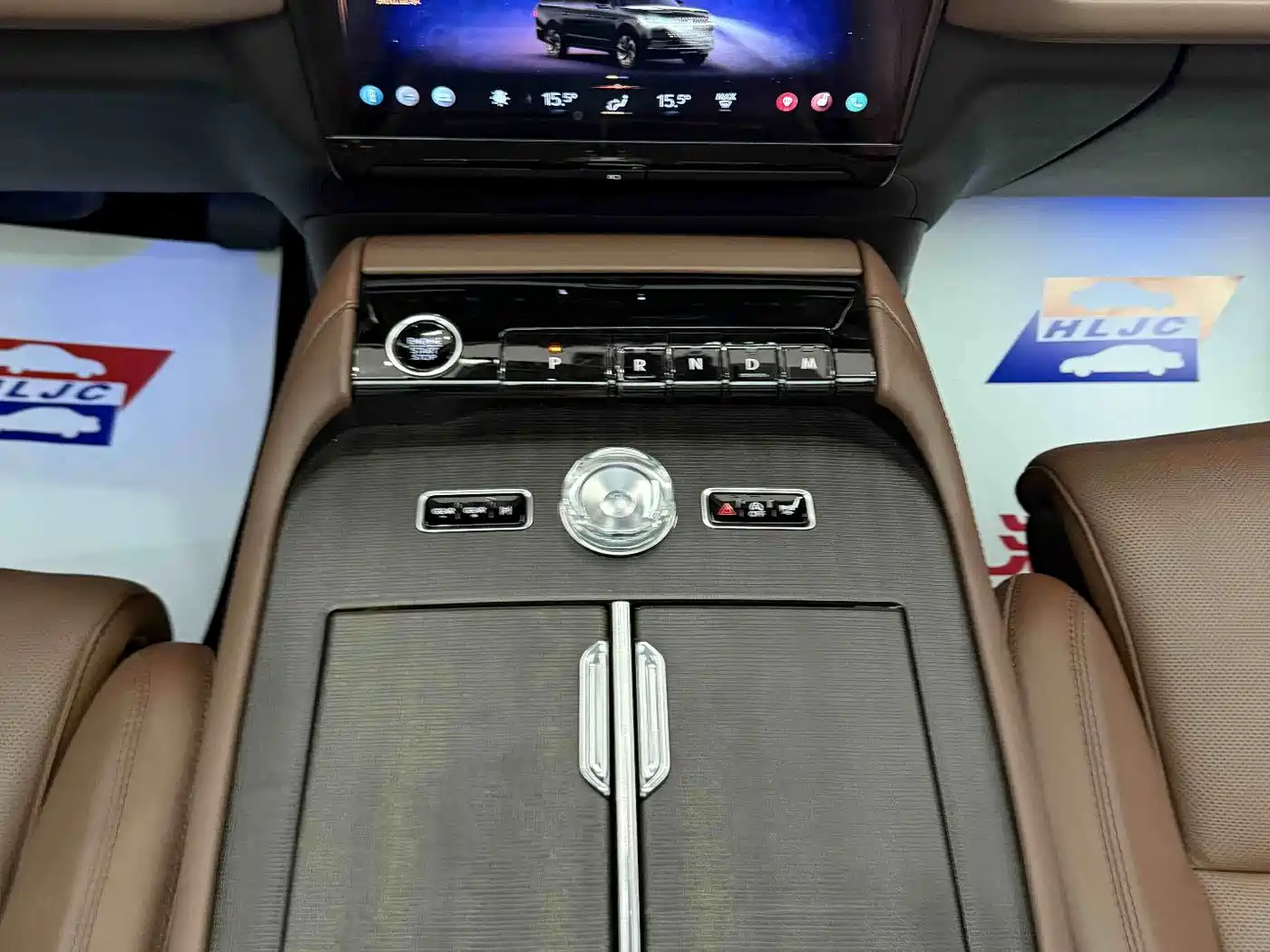 Фото 15 - Lincoln Navigator