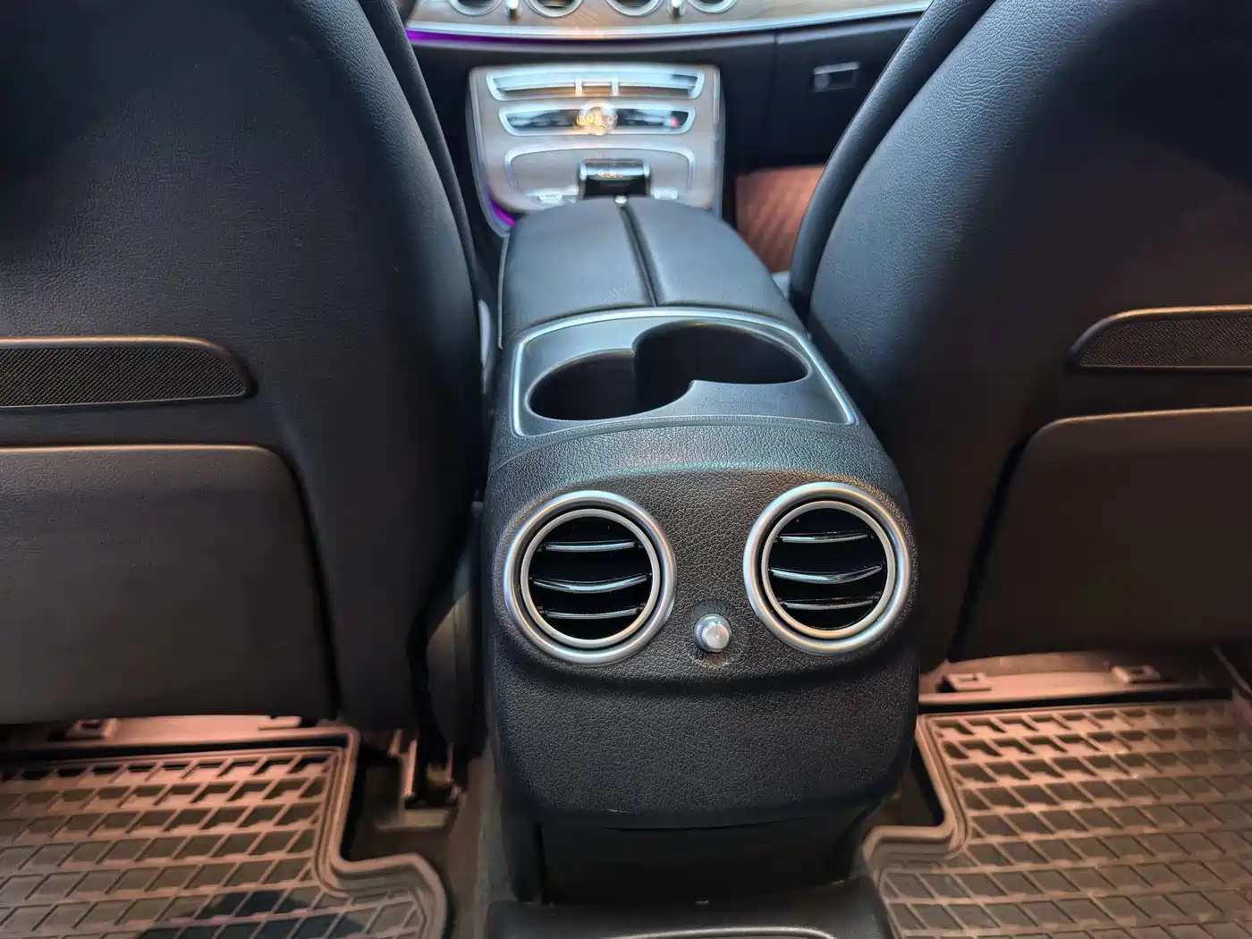 Mercedes-Benz E-Class 2016 E 300 L Luxury фото 11