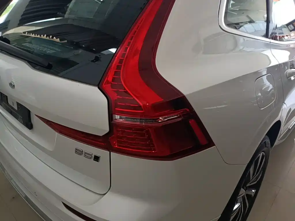 Фото 8 - Volvo XC60