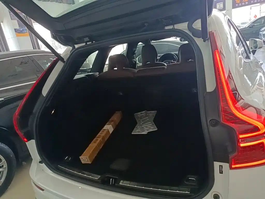 Фото 19 - Volvo XC60