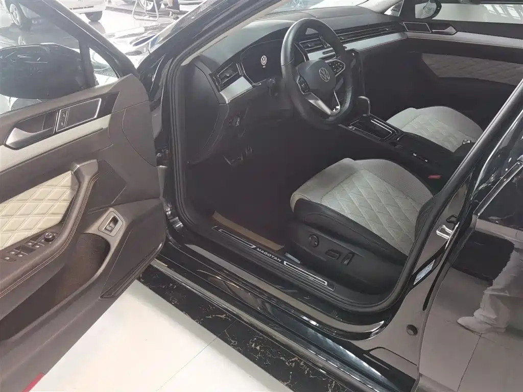 Volkswagen Magotan 2023 Model 2 Million Commemorative Edition 330TSI DSG Luxury фото 17