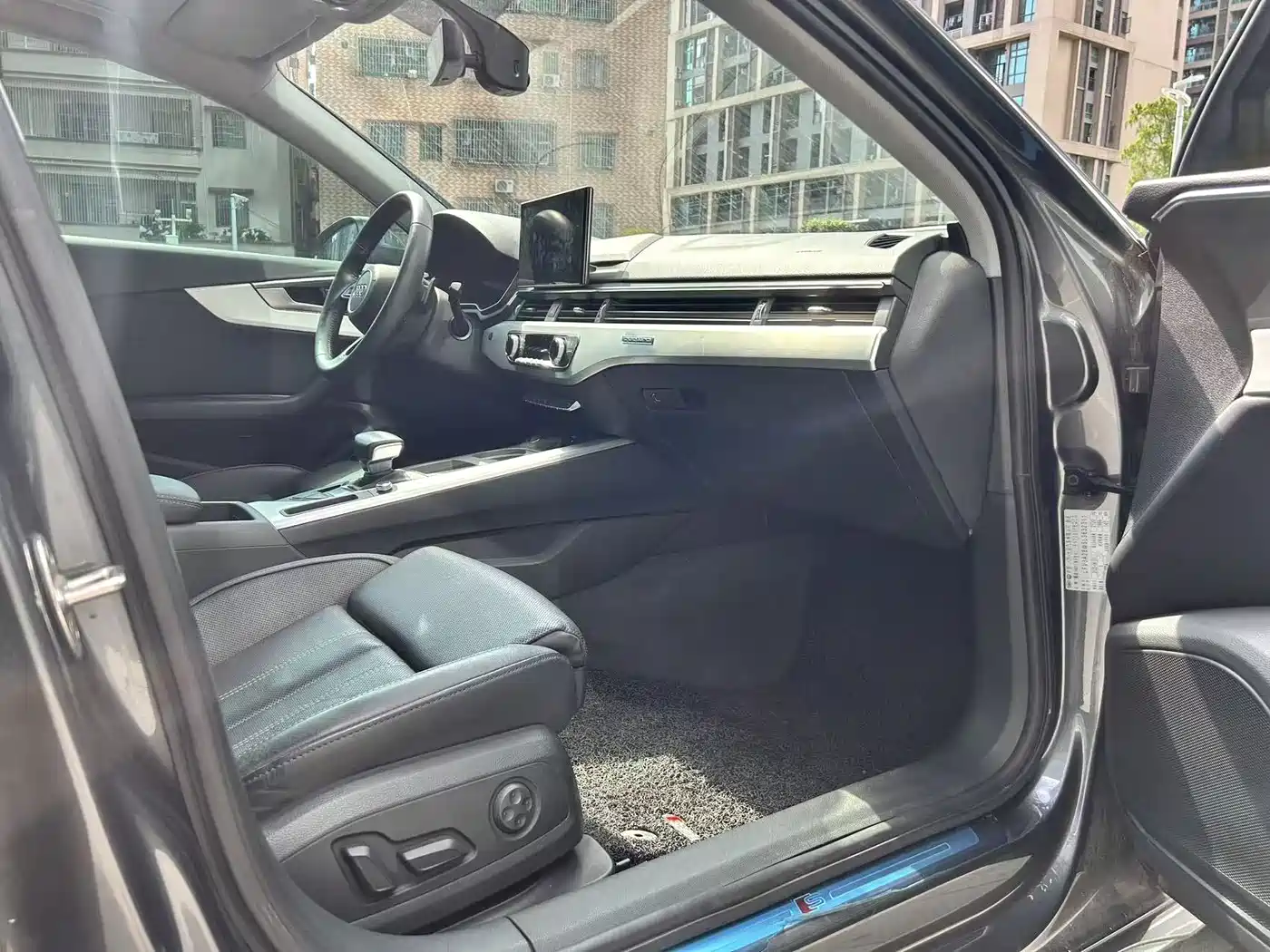 Audi A4L 2020 40 TFSI quattro Luxury Dynamic фото 8