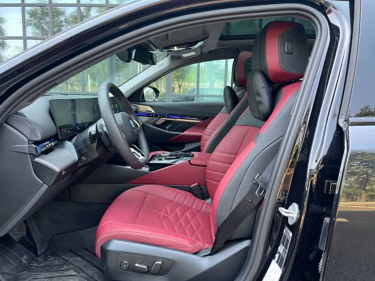 BMW 5 Series 2025 530Li Premium M Sport Package фото 18