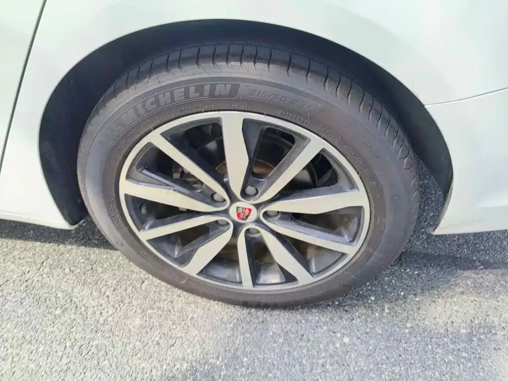 Фото 7 - Roewe i6