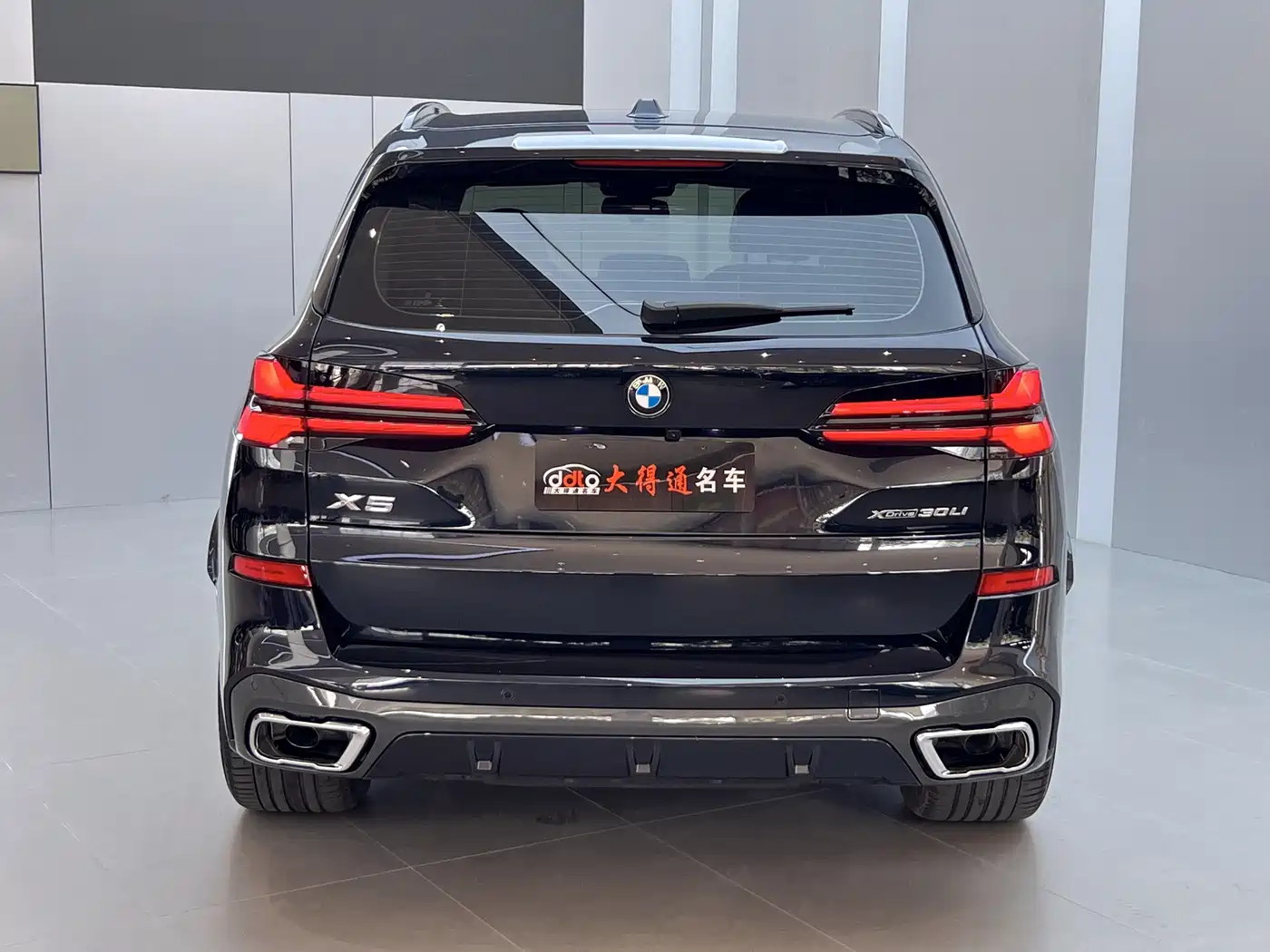 BMW X5 2025 Model xDrive 30Li Exclusive M Sport Blackout Package фото 15