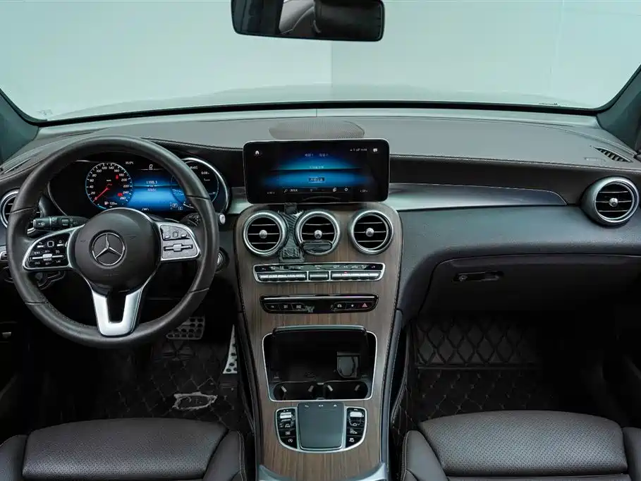 Mercedes-Benz GLC 2020 GLC 300 L 4MATIC Luxury фото 5