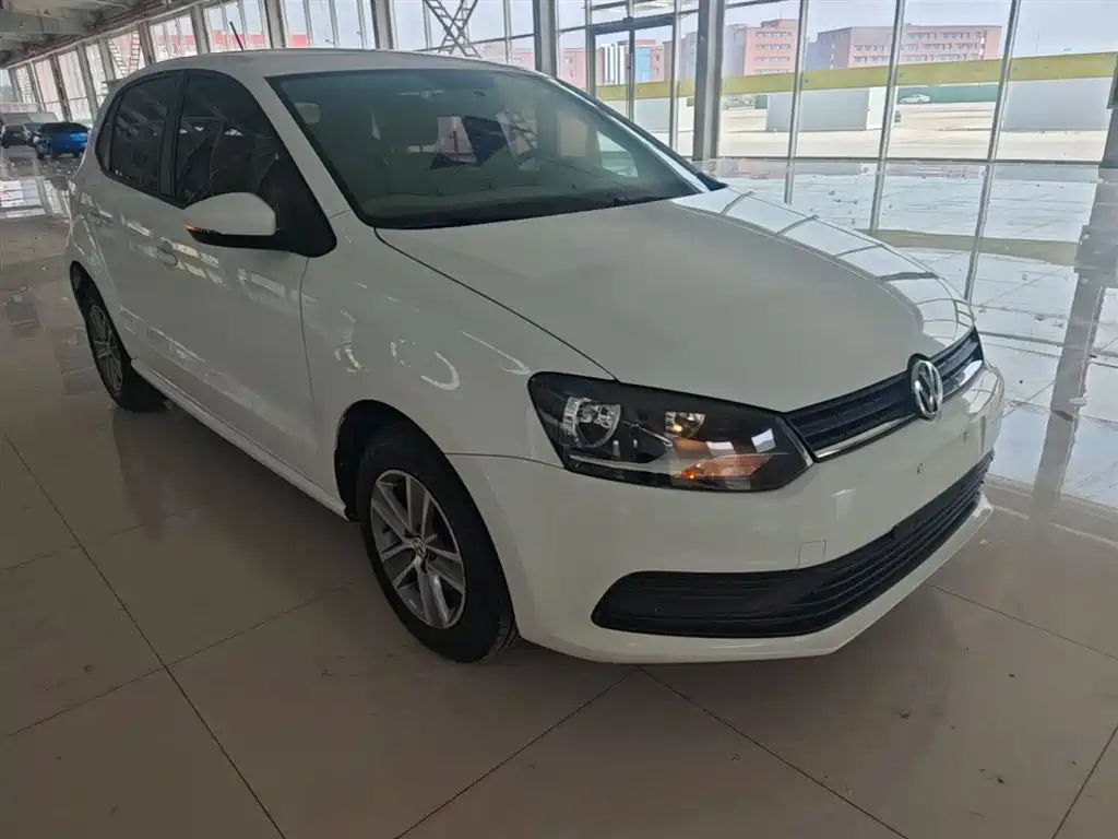 Volkswagen Polo 2016 1.4L Manual Trend фото 4