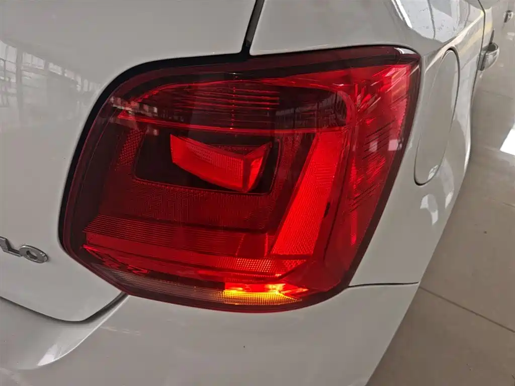 Volkswagen Polo 2016 1.4L Manual Trend фото 8