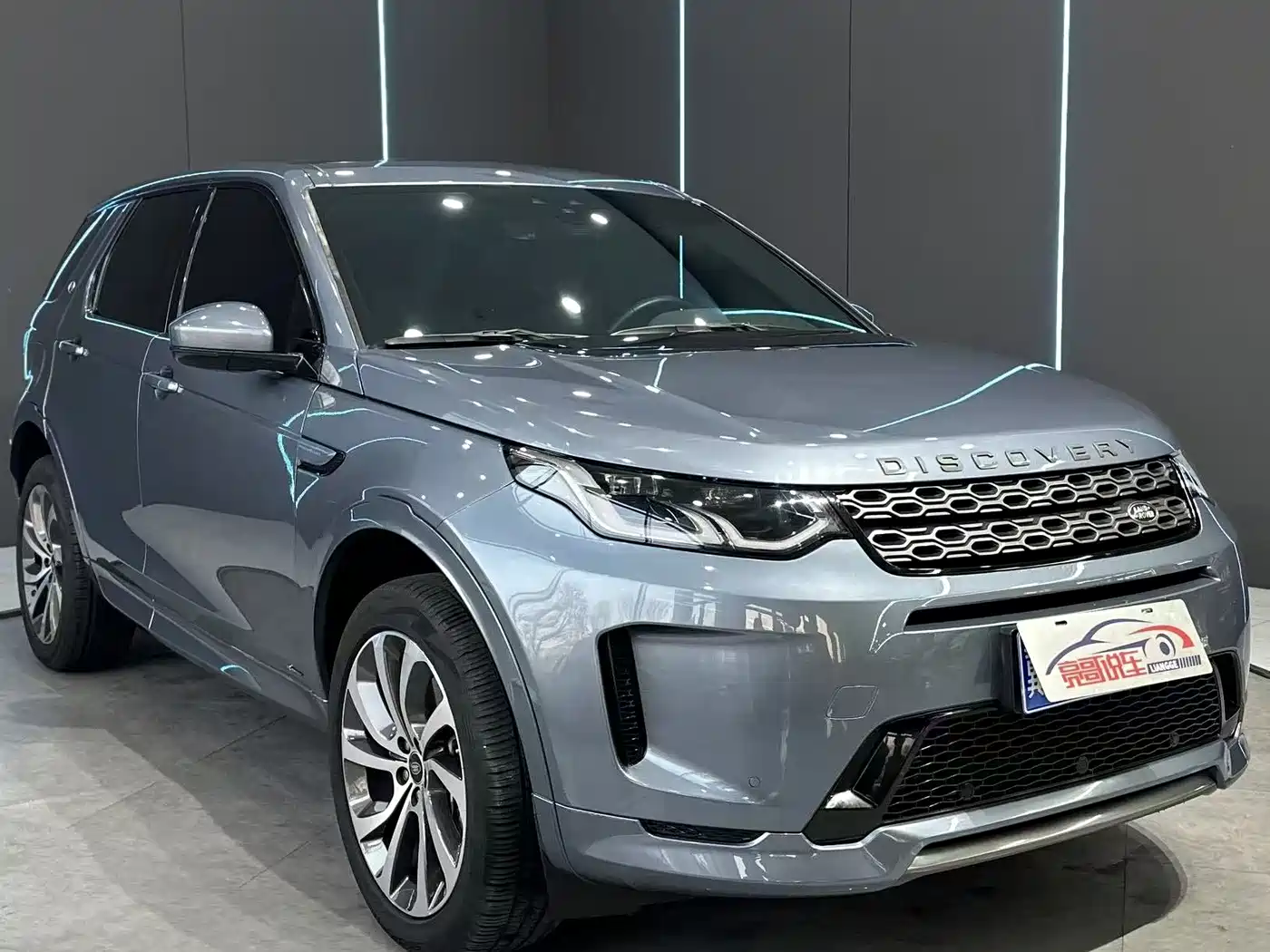 Land Rover Discovery Sport 2020 249PS R-Dynamic Performance фото 3
