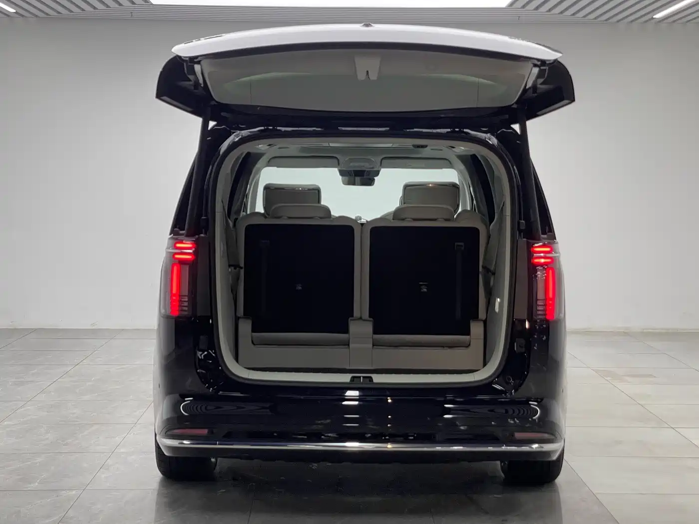 Volvo EM90 2024 2025 Ultra Six-Seater