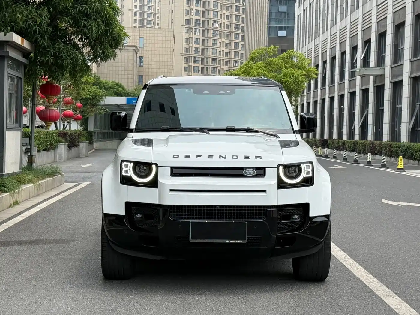 Land Rover Defender 2024 110 3.0T P400 X-DYNAMIC HSE фото 2