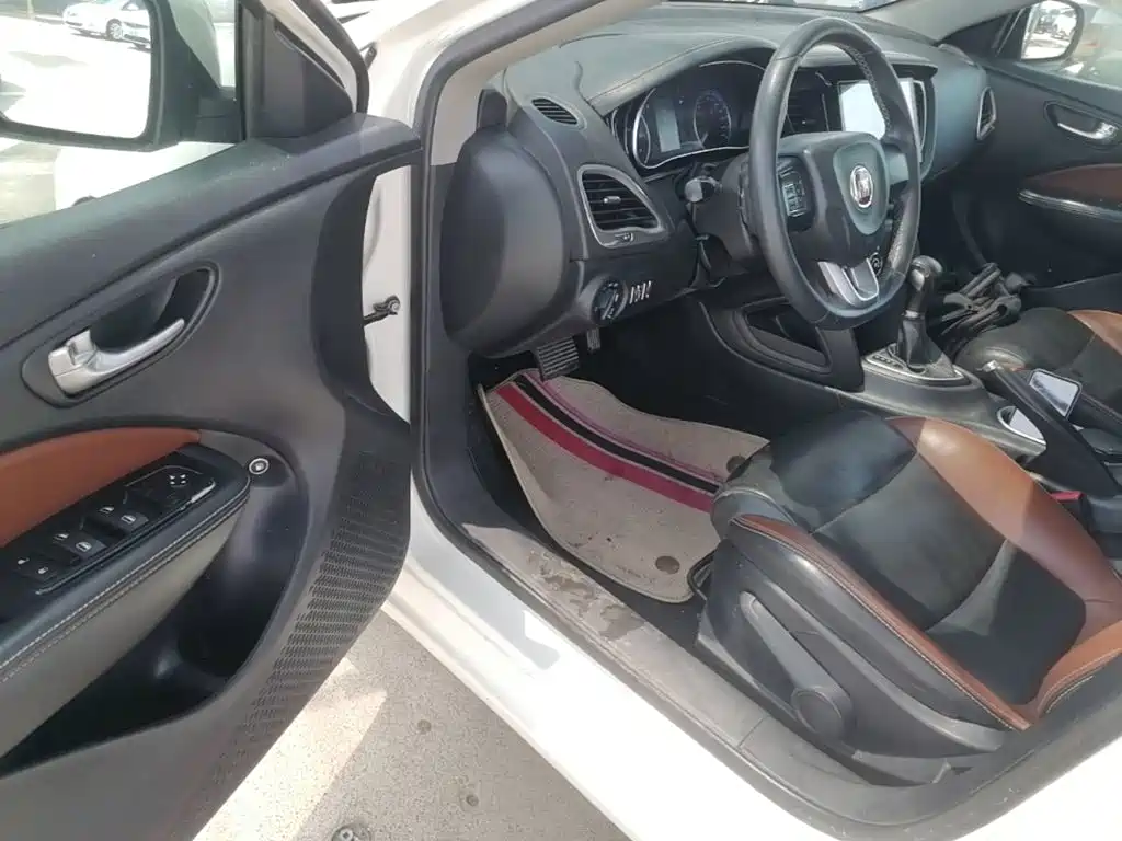 Fiat Viaggio 2016 2015 1.4T Auto Sport Edition