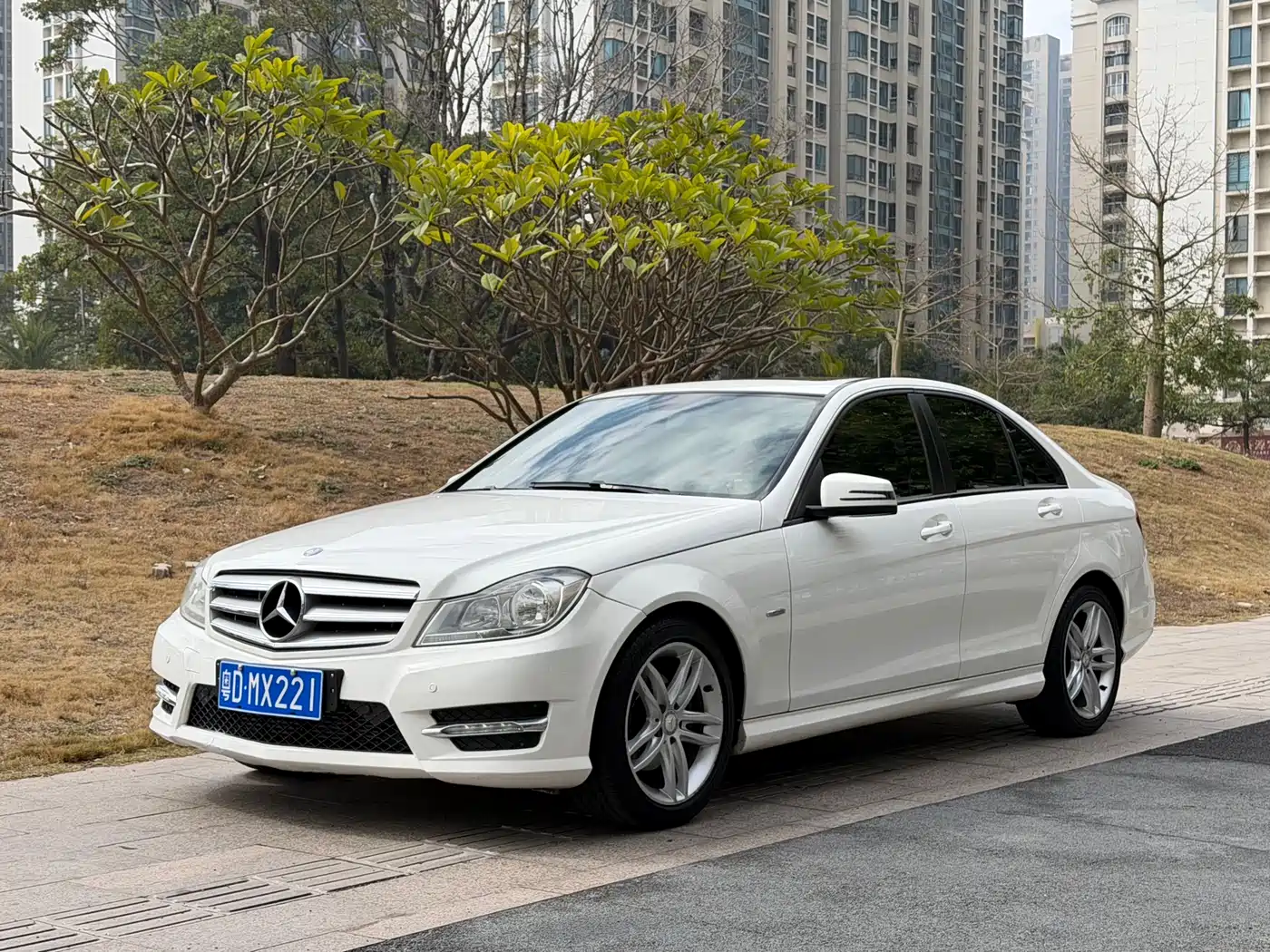 Mercedes-Benz C-Class 2013 C 180 Classic Grand Edition