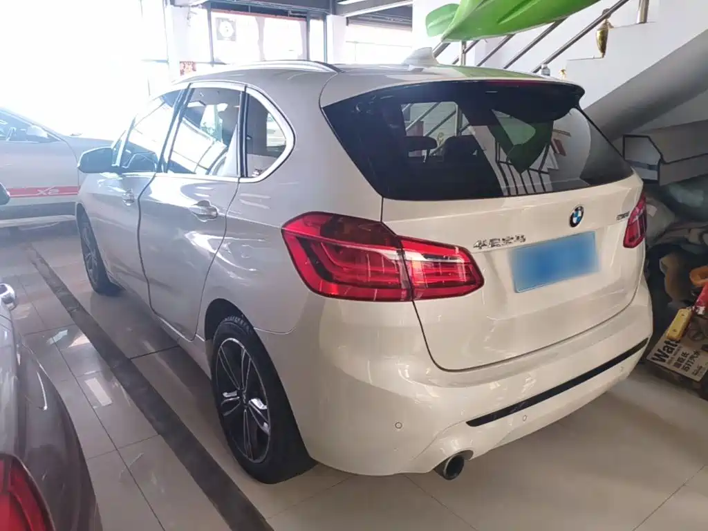 Фото 5 - BMW 2 Series Touring
