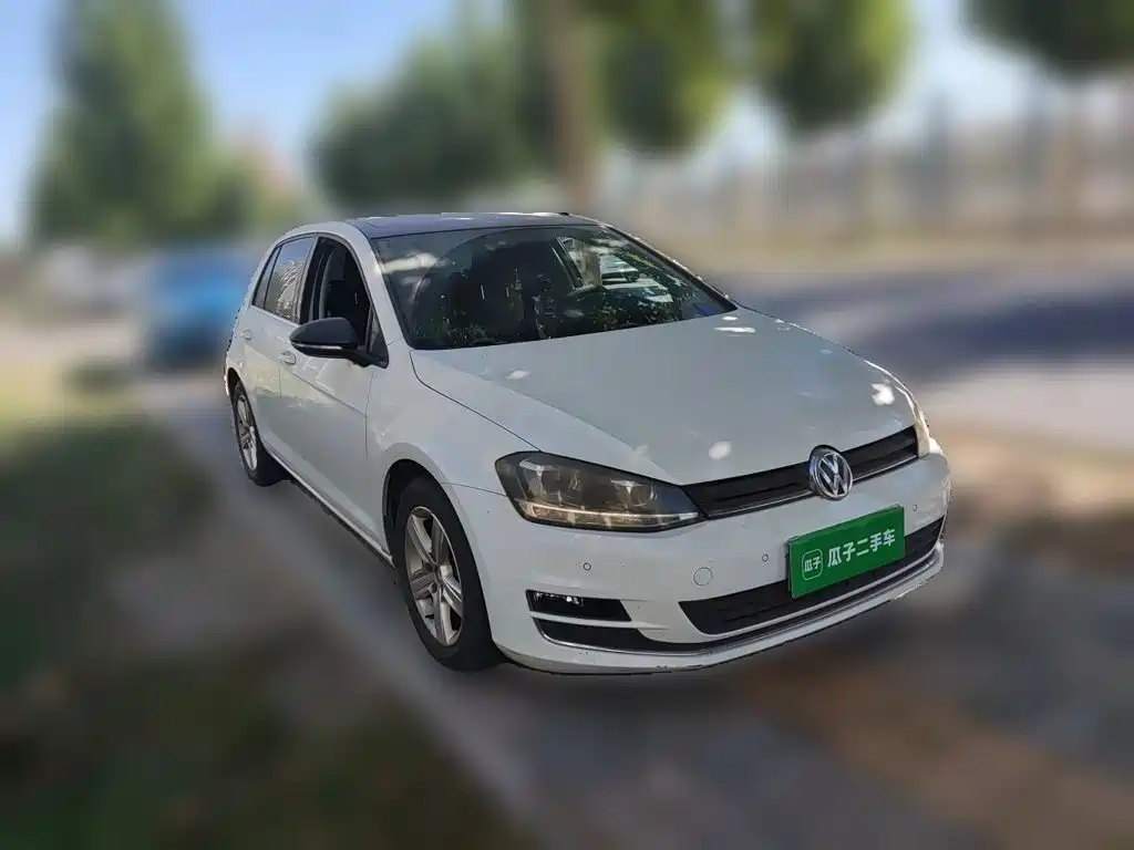 Фото 3 - Volkswagen Golf