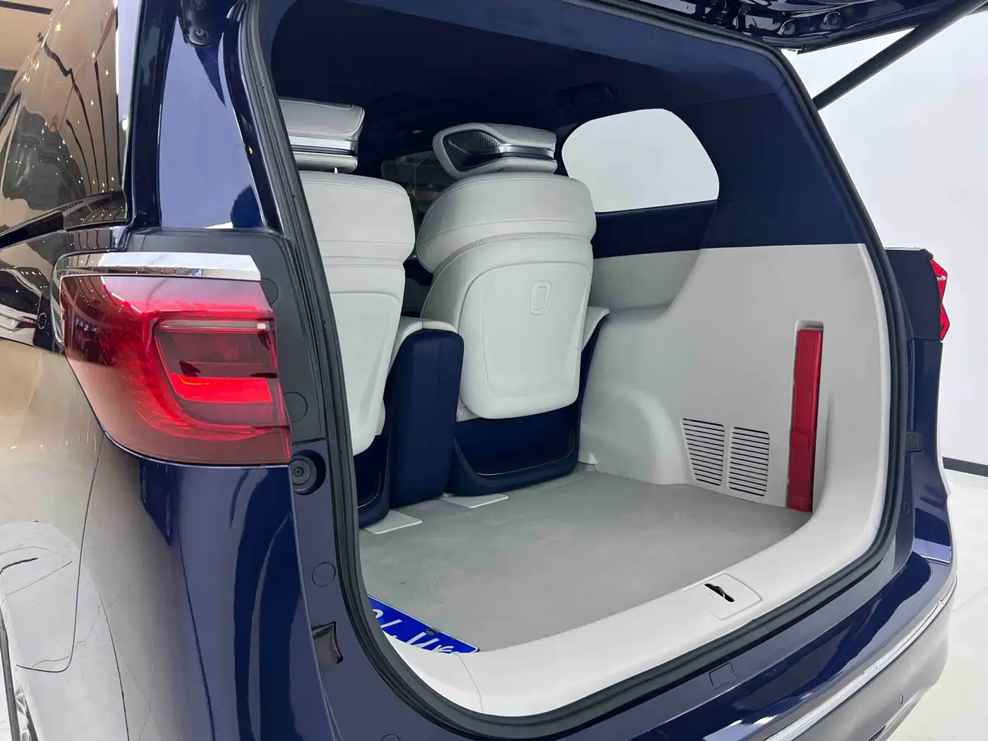 Buick GL8 2020 Avenir Four-Seat Prestige Edition фото 14