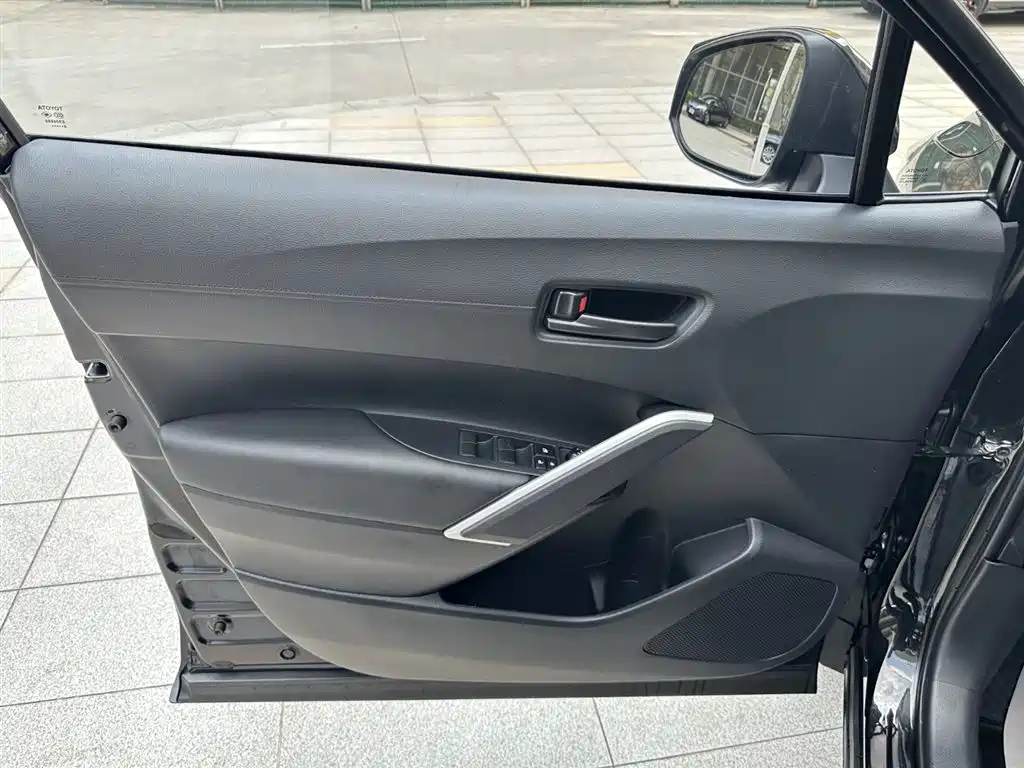 Toyota Corolla Cross 2024 2.0L Smart Hybrid Dual Engine Pioneer Edition фото 17