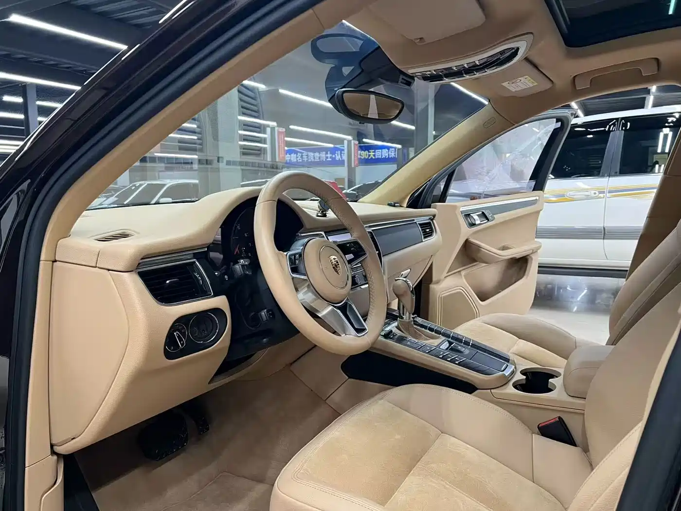 Porsche Macan 2016 Macan 2.0T фото 5