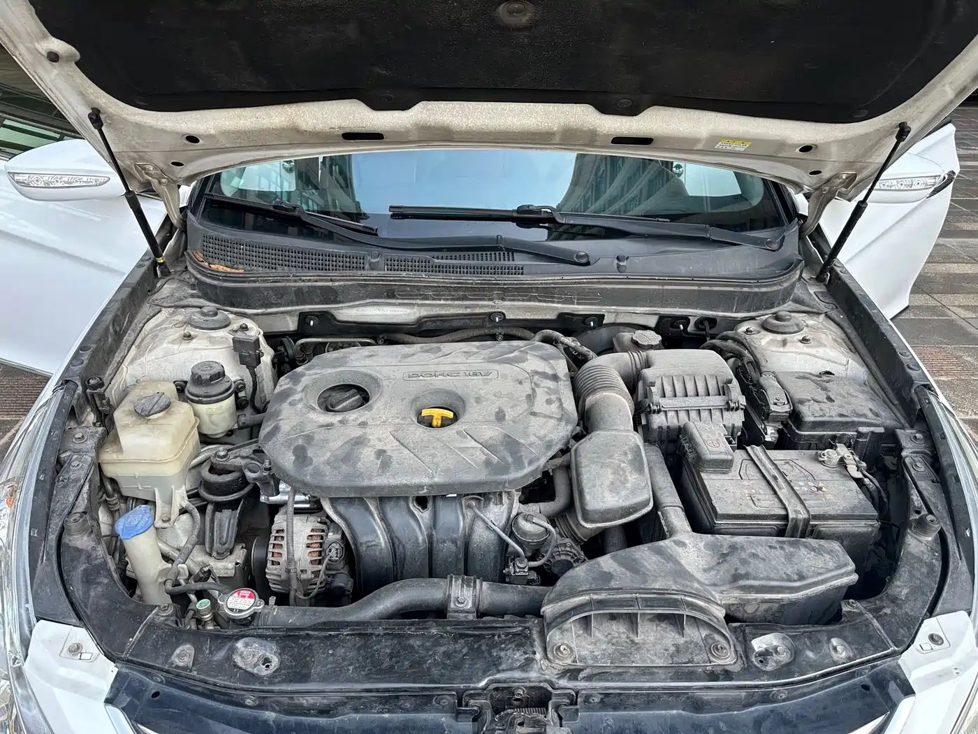 Hyundai Sonata 2014 2.0L Automatic Luxury фото 23