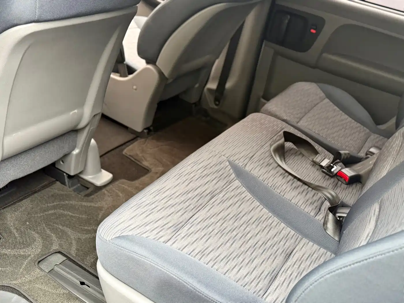 Hyundai H-1 Grand Starex 2011 2.4L Comfort Edition фото 13