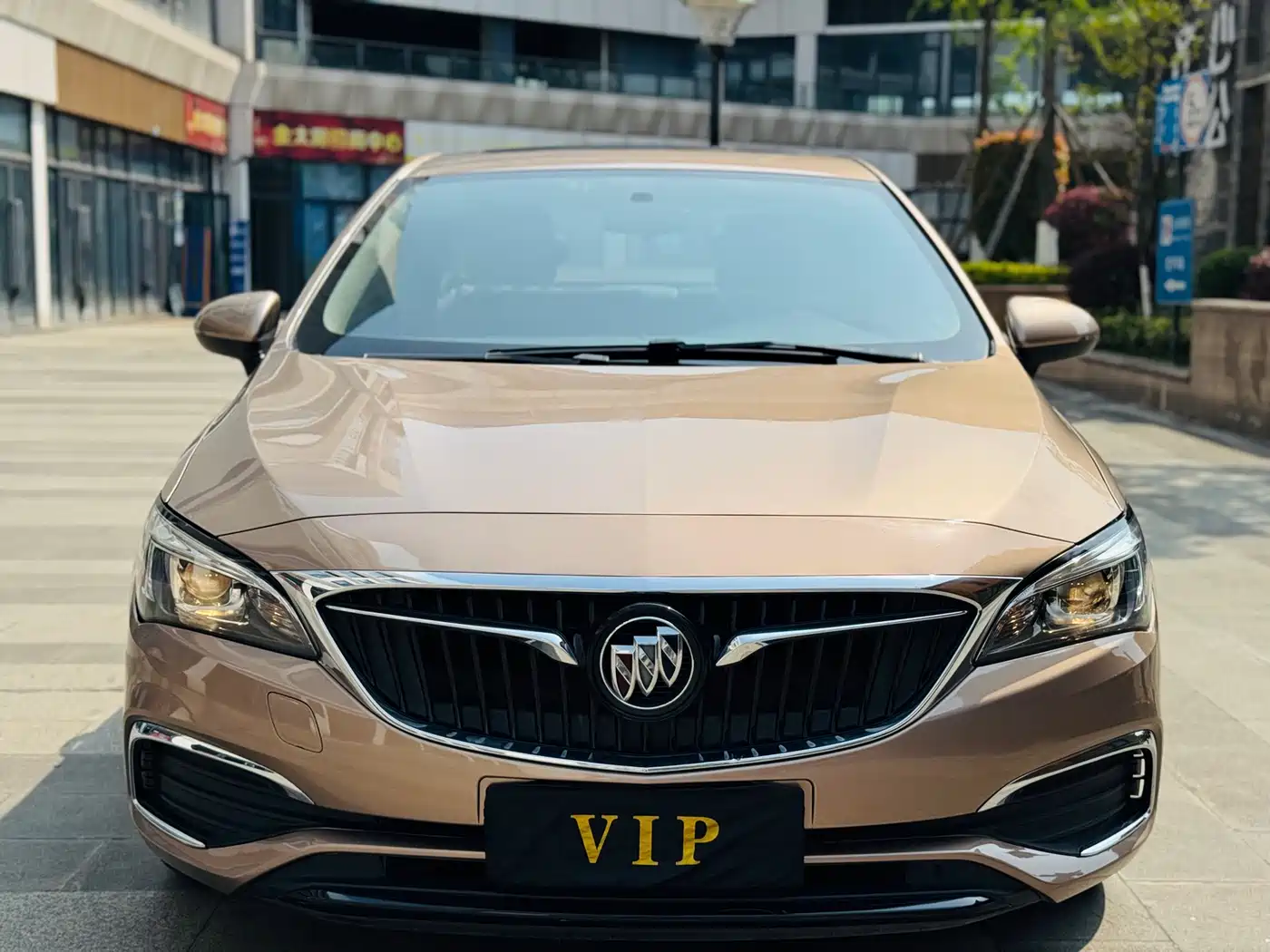 Buick Verano 2018 Sedan 20T Dual Clutch Leading фото 2