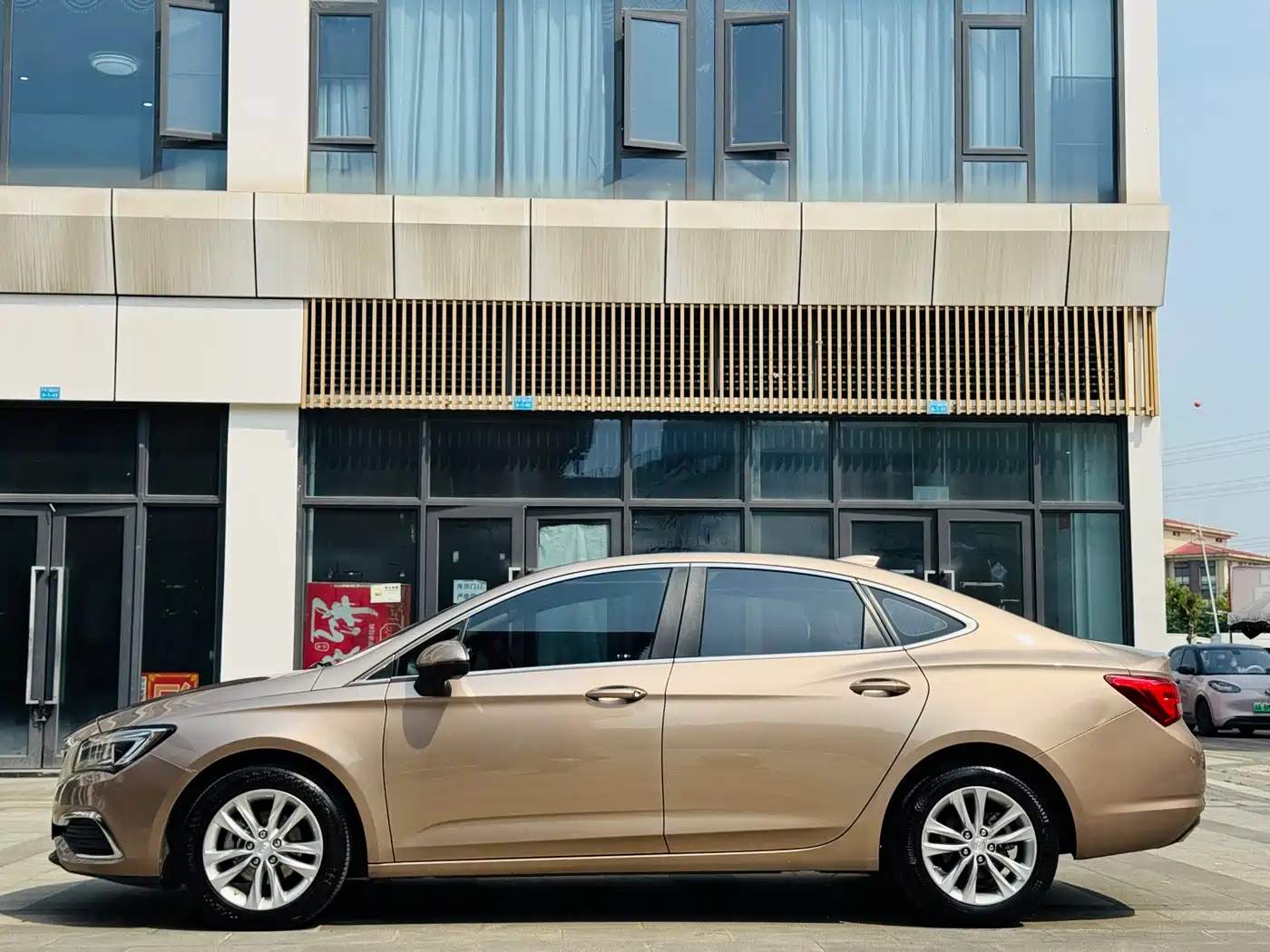 Buick Verano 2018 Sedan 20T Dual Clutch Leading фото 4