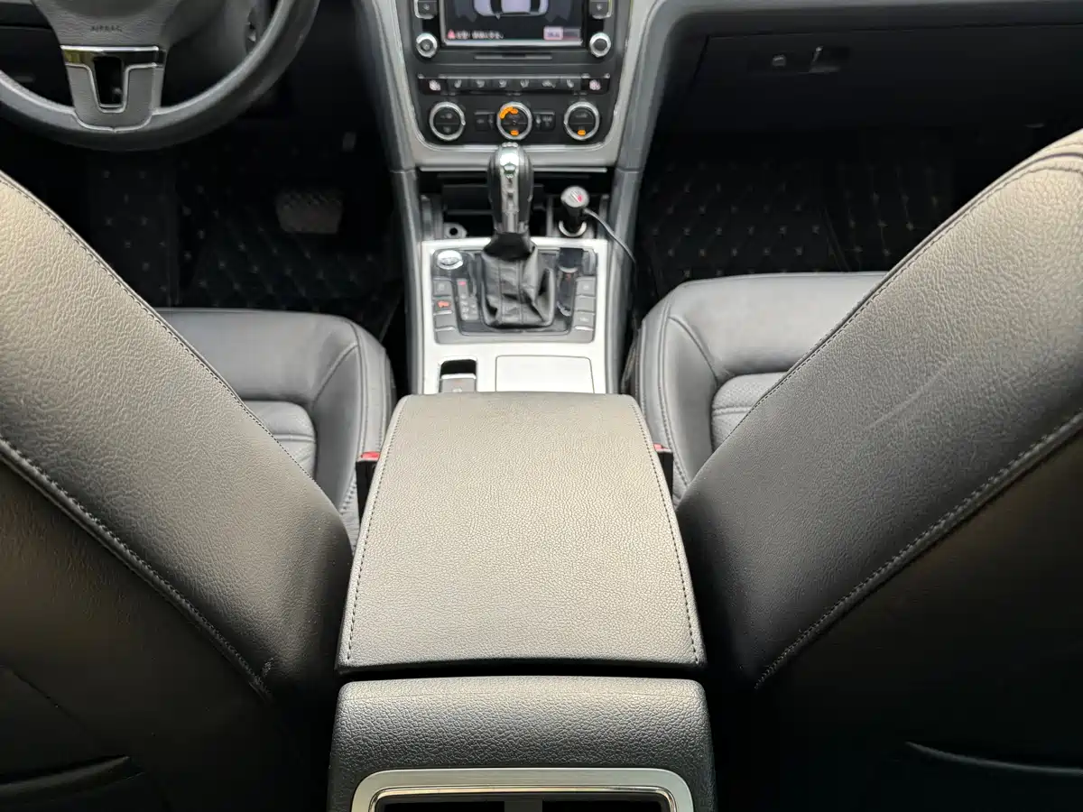 Volkswagen Passat 2013 2.0TSI DSG Yuzun фото 13
