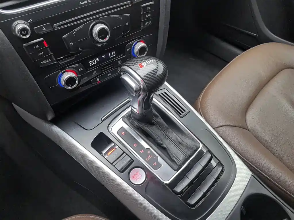 Фото 13 - Audi A4L