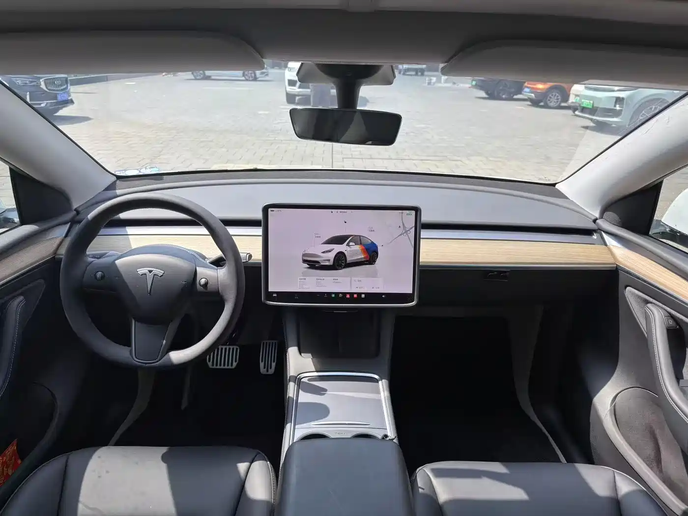 TESLA MODEL Y