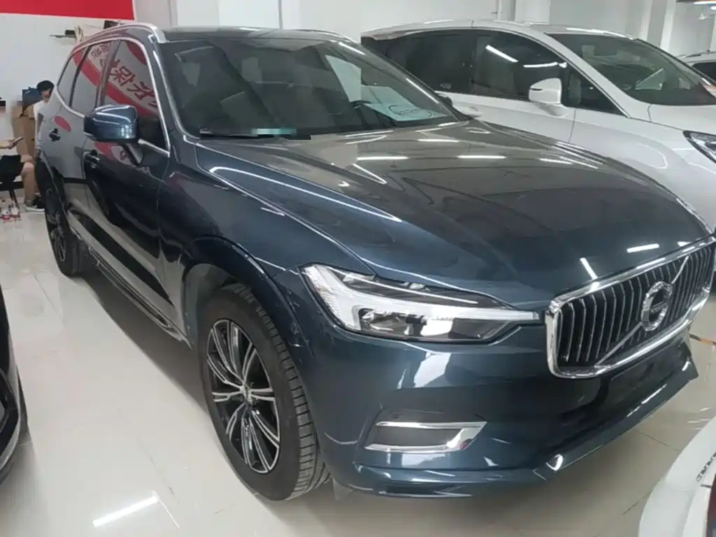 Фото 4 - Volvo XC60