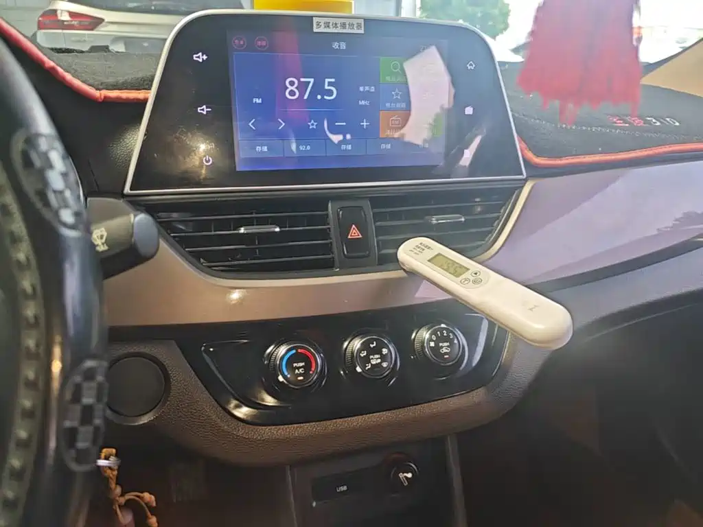 Baojun 310W 2018 2017 1.5L Manual Fashion Edition (China V)
