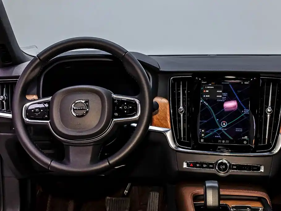 Volvo S90 2025 2024 B5 Momentum Luxury Edition