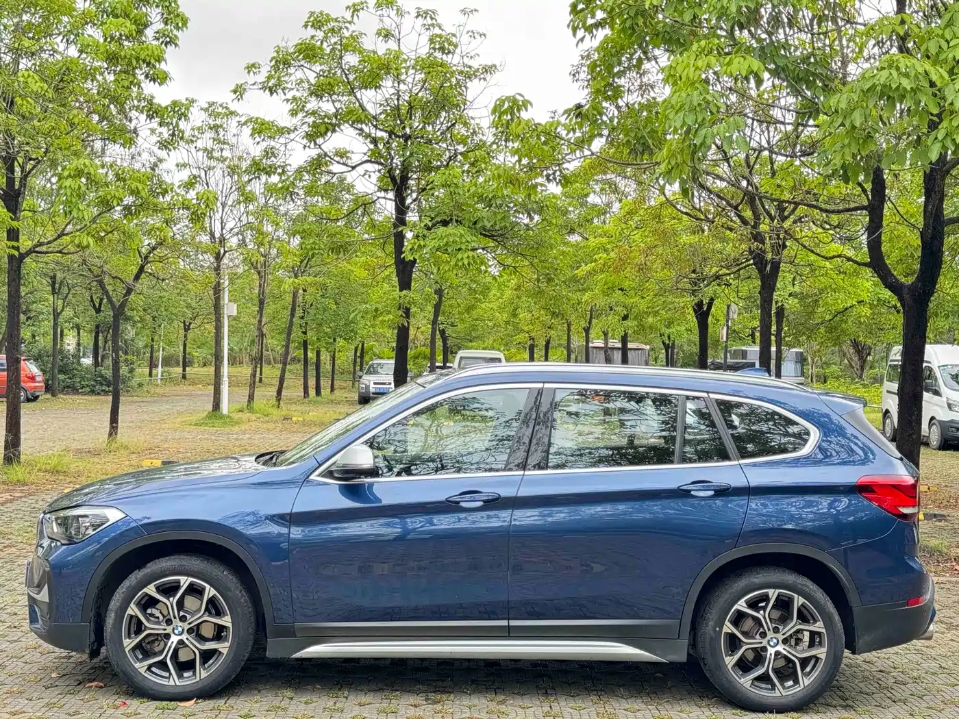 BMW X1 2022 sDrive20Li Premium фото 3