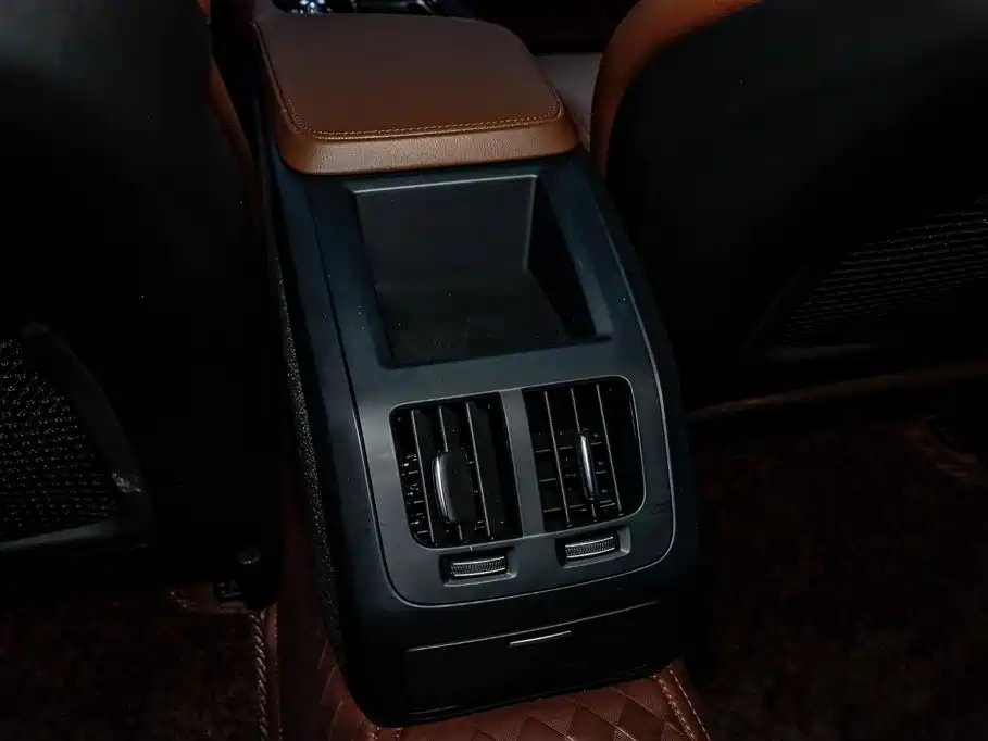 Volvo S90 2025 2024 B5 Momentum Luxury Edition