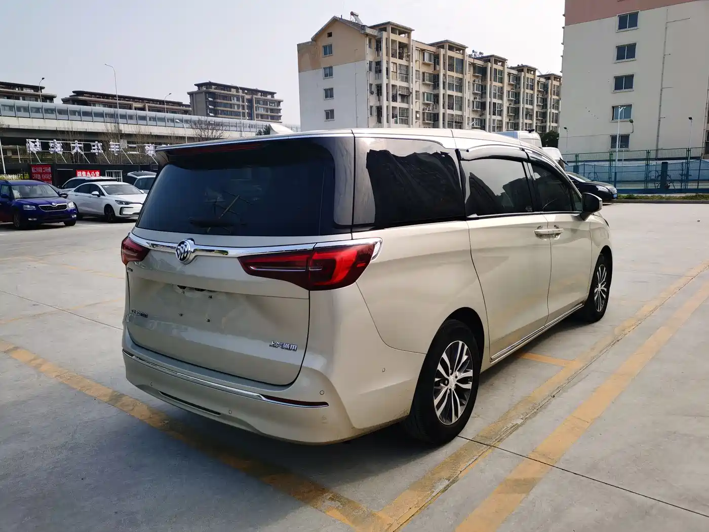Buick GL8 2023 ES Landmaster Exclusive фото 7