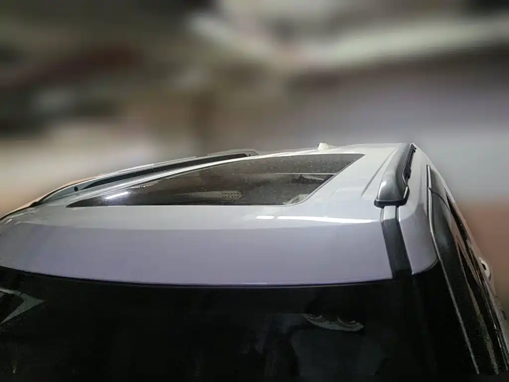 Photo 6 - Ford Explorer (Import)