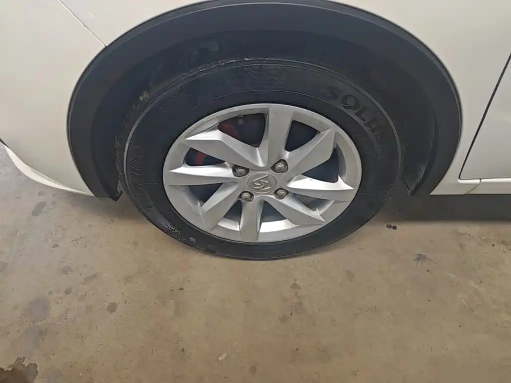 Baojun 310W 2018 2017 1.5L Manual Fashion Edition (China V)