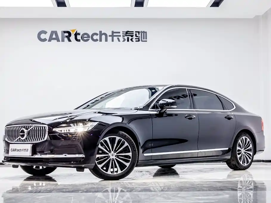 Volvo S90 2025 2024 B5 Momentum Luxury Edition