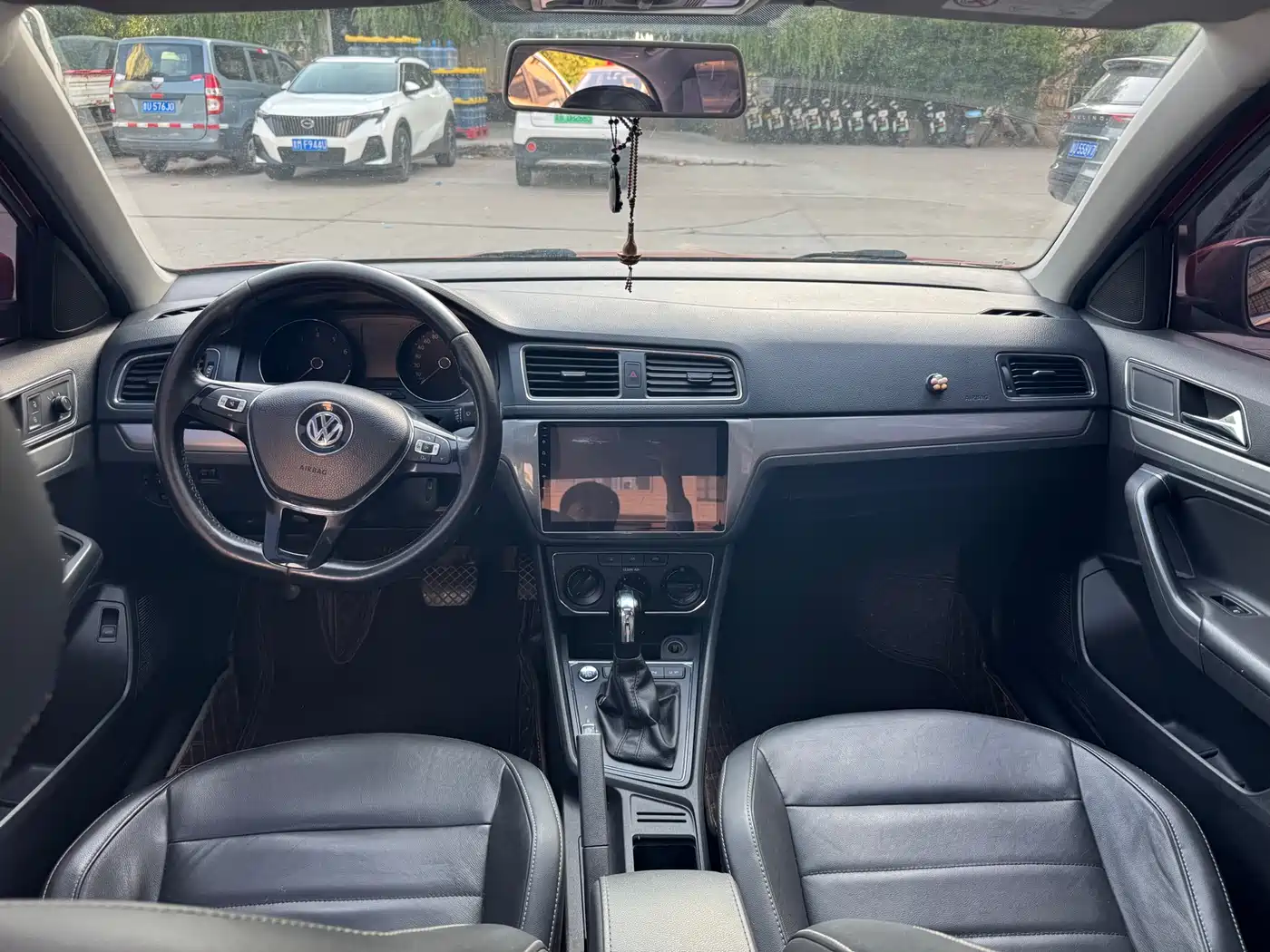 Volkswagen Lavida 2017 1.6L Automatic Comfort Edition фото 8