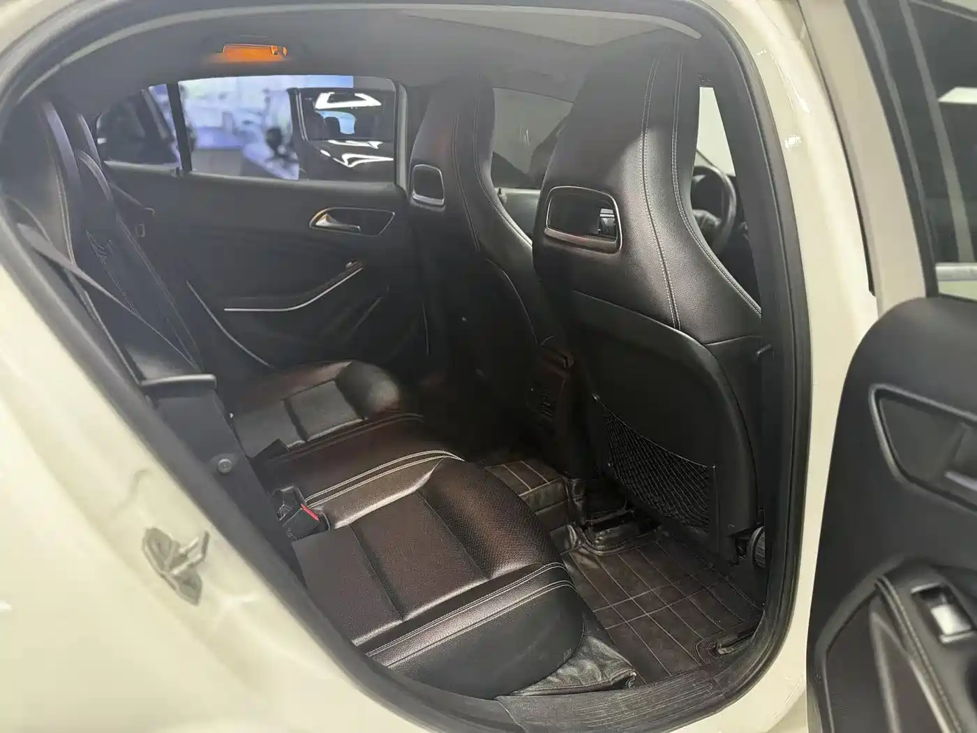 Mercedes-Benz GLA 2015 GLA 200 Dynamic фото 15