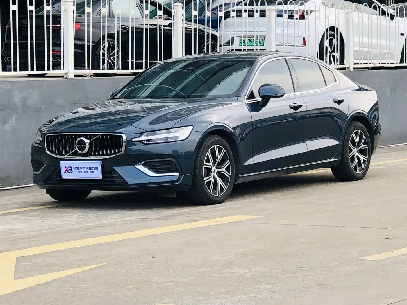 Volvo S60 2025 B4 Smart Luxury Edition