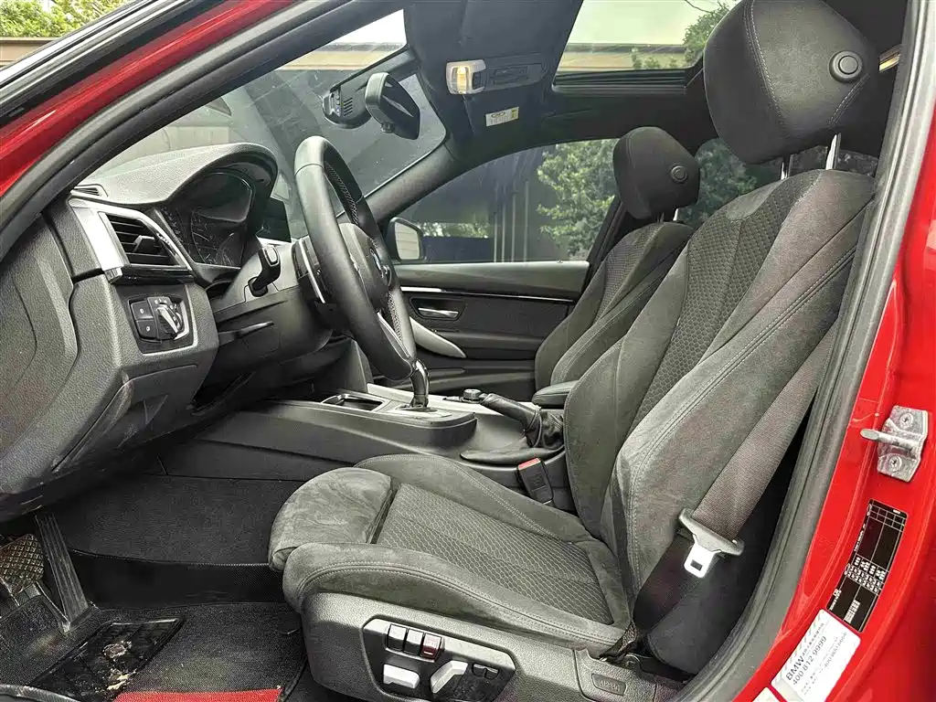 BMW 3 Series 2017 320i M Sport фото 4