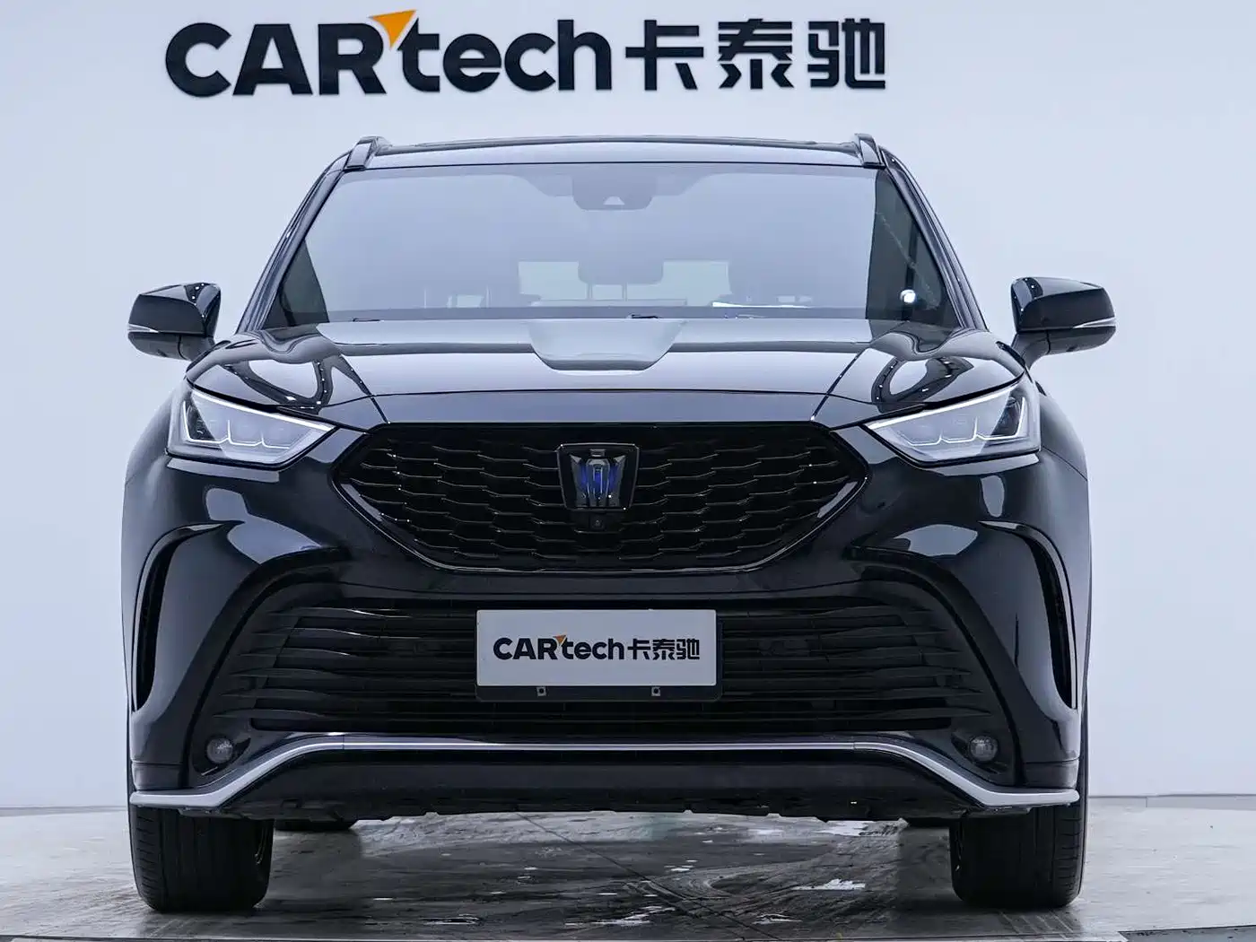Toyota Crown Kluger 2021 2.5L HEV 4WD Premium фото 6