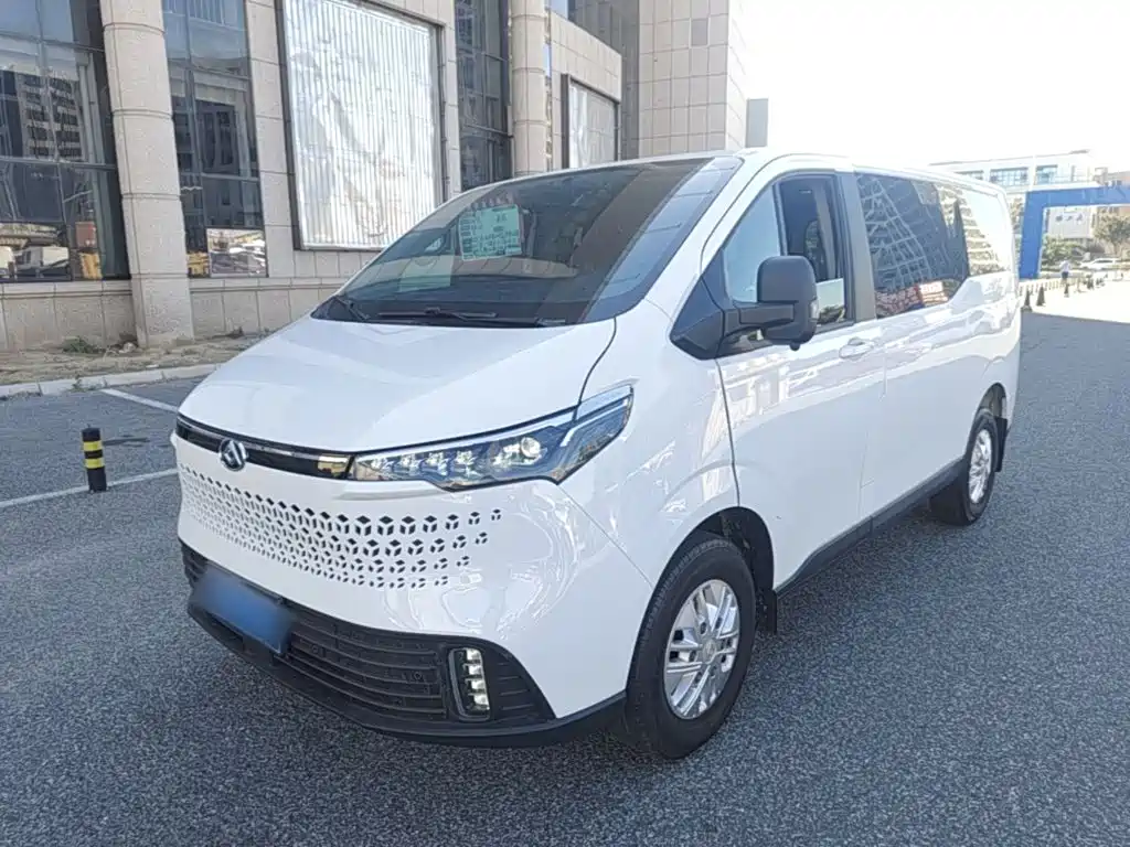 Фото 2 - Maxus Xintu V70