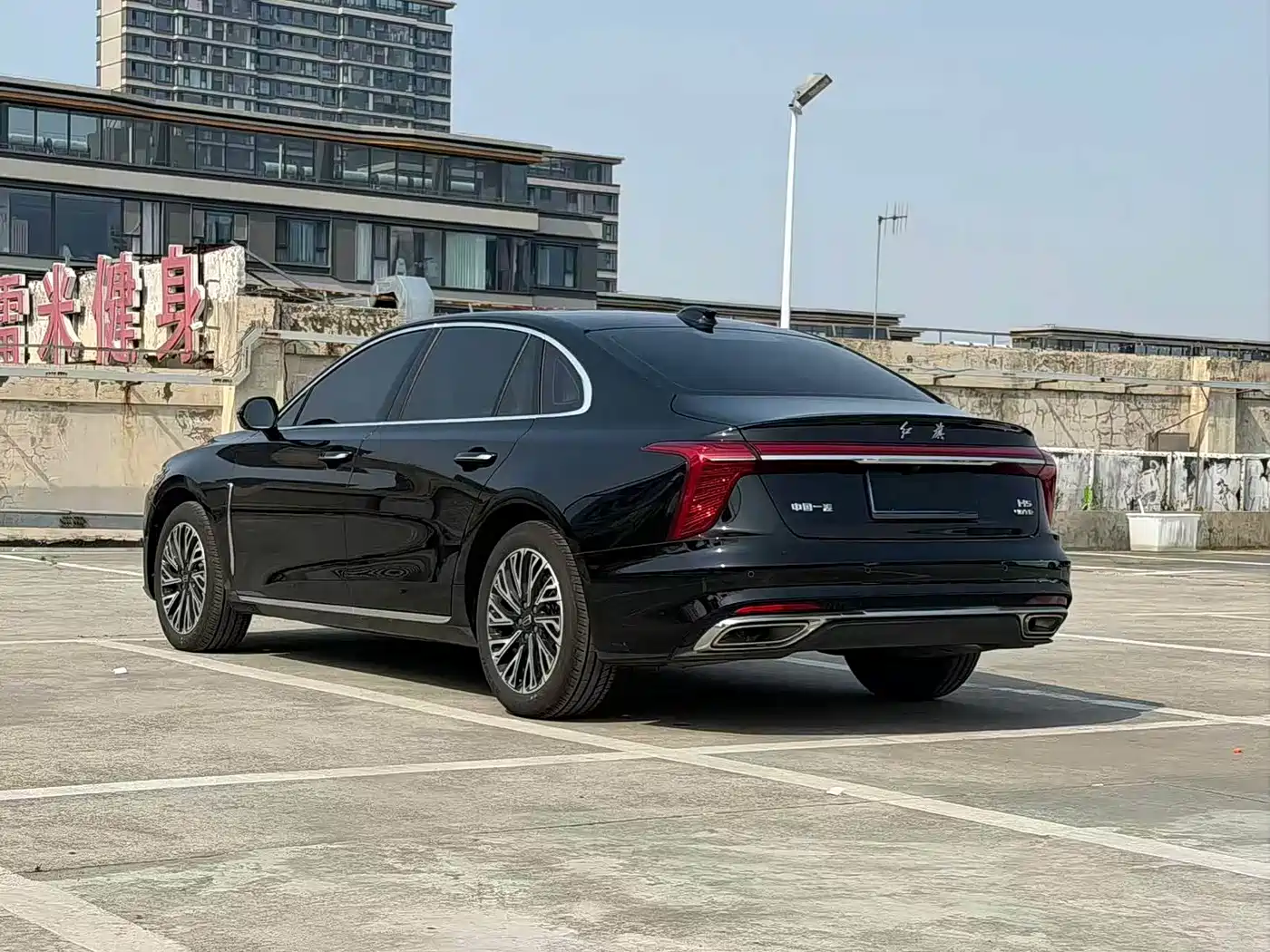Hongqi H5 2024 2.0T Automatic Smart Connect Flag Smooth Edition фото 4