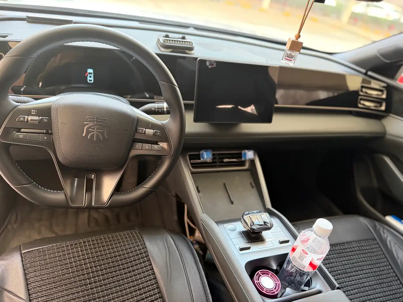 BYD Qin L 2024 DM-i 80KM Leading Edition фото 8