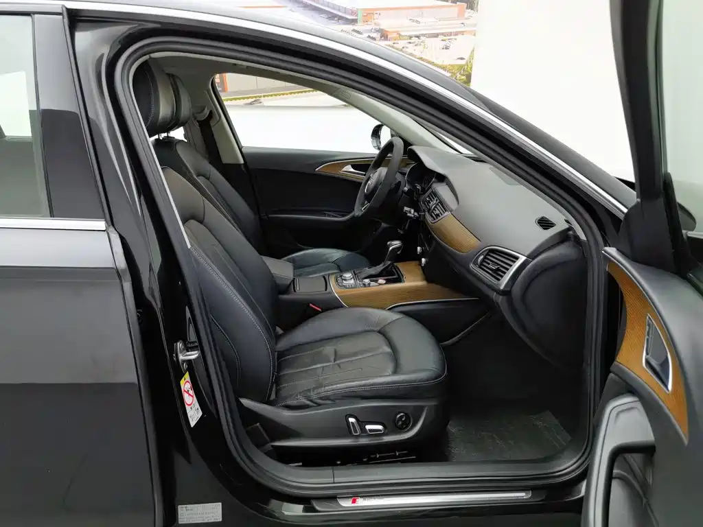 Фото 23 - Audi A6L