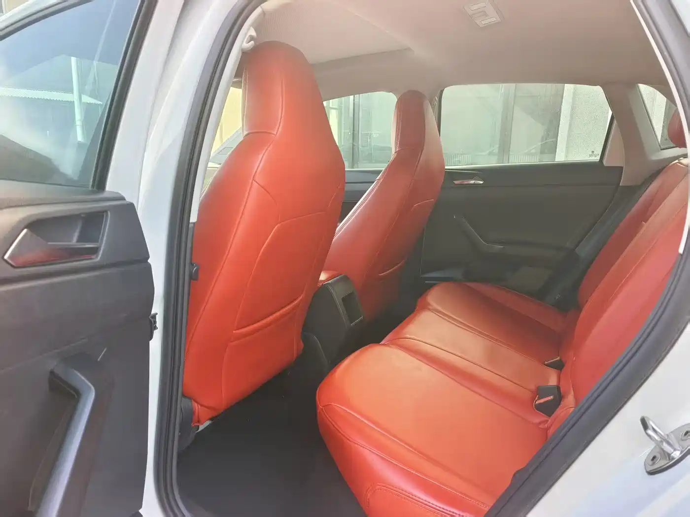 Volkswagen Polo 2019 Plus 1.5L Automatic Panorama Enjoyment Edition фото 4