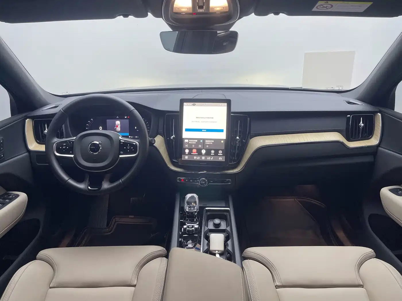Фото 16 - Volvo XC60