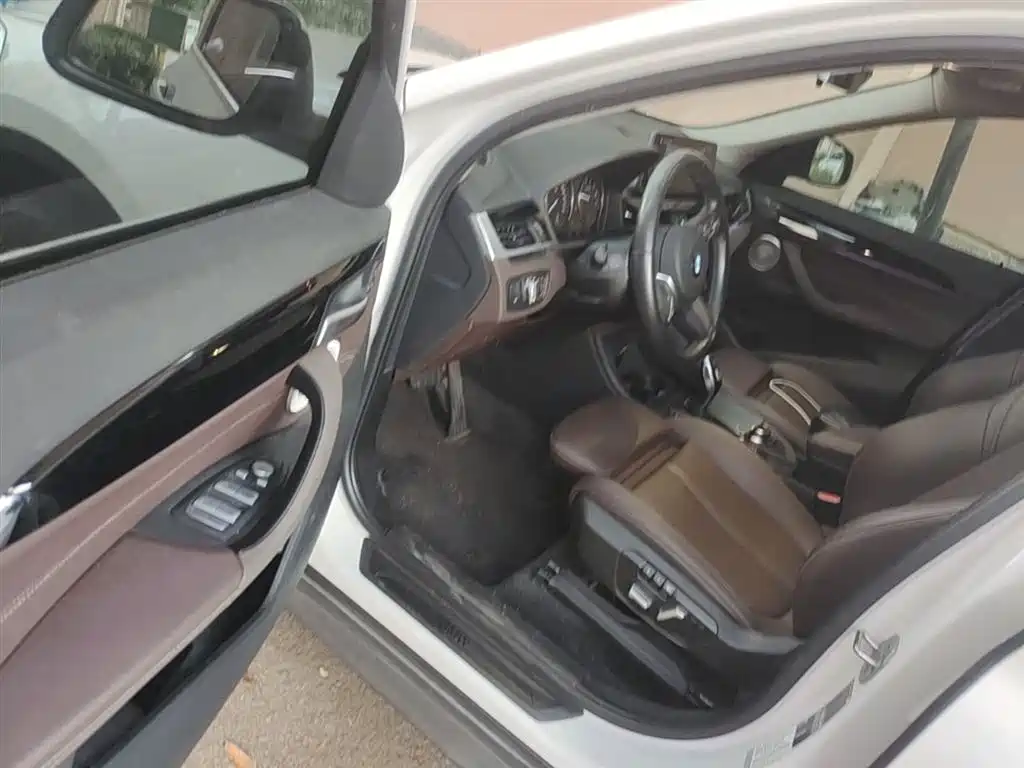 BMW X1 2022 sDrive25Li Leading фото 16